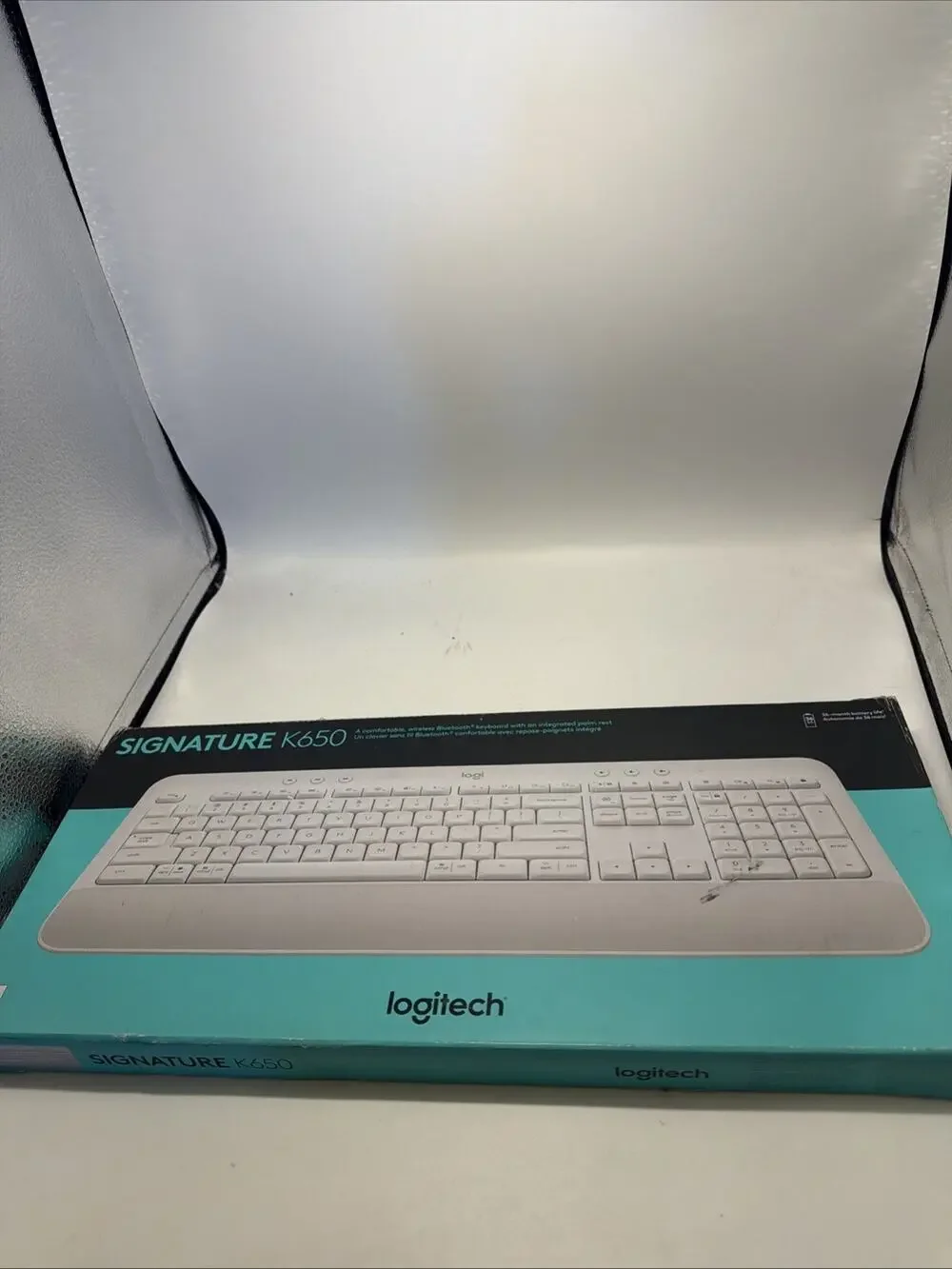 Logitech Signature K650 Comfort Full-Size Wireless Keyboard Open Box